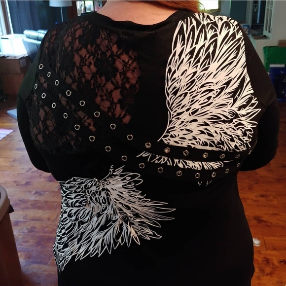 Lace With Wings Top - Picture 4 of 4